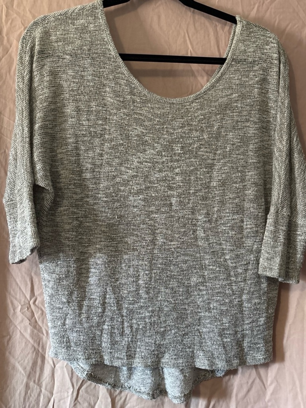 tea n rose Heather Gray Scoop Neck Knit Top